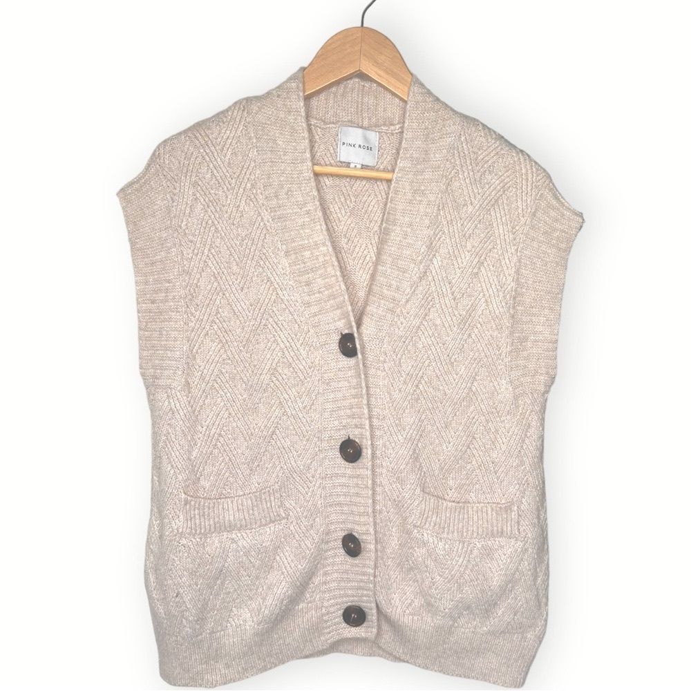 Pink Rose Knit Button Front Short Sleeve Oatmeal V-Neck Sweater. Pockets. Small.